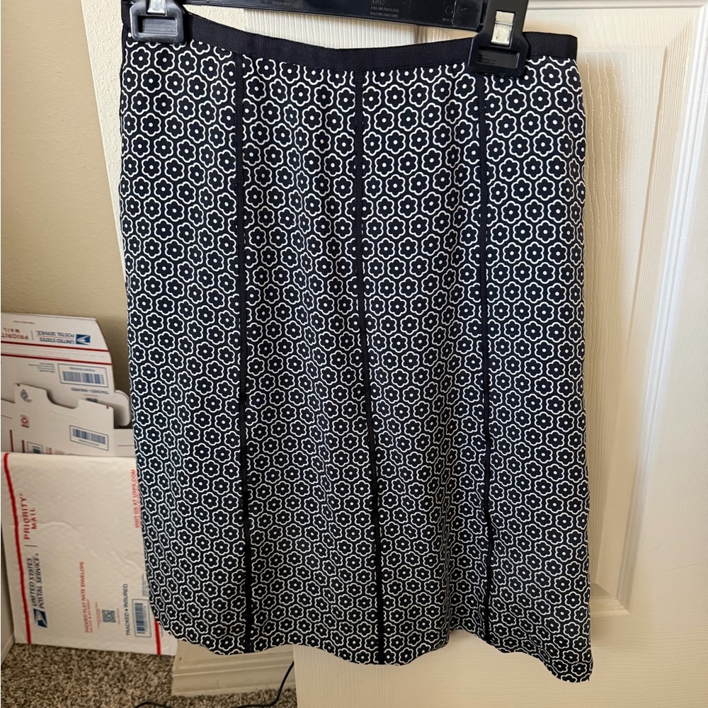 Ann Taylor Black and White Midi Skirt